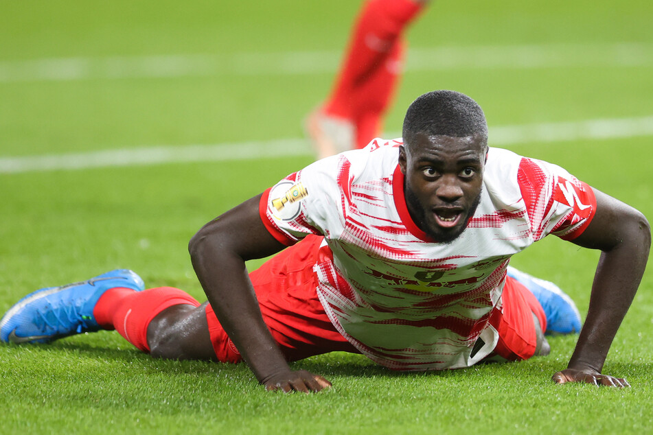 Nackenschlag für RB Leipzigs Dayot Upamecano (22): Frankreichs Nationaltrainer Didier Deschamps (52) hat ihn nicht für den EM-Kader nominiert.