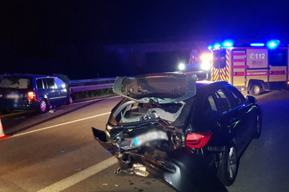 Das demolierte Heck des BMW.