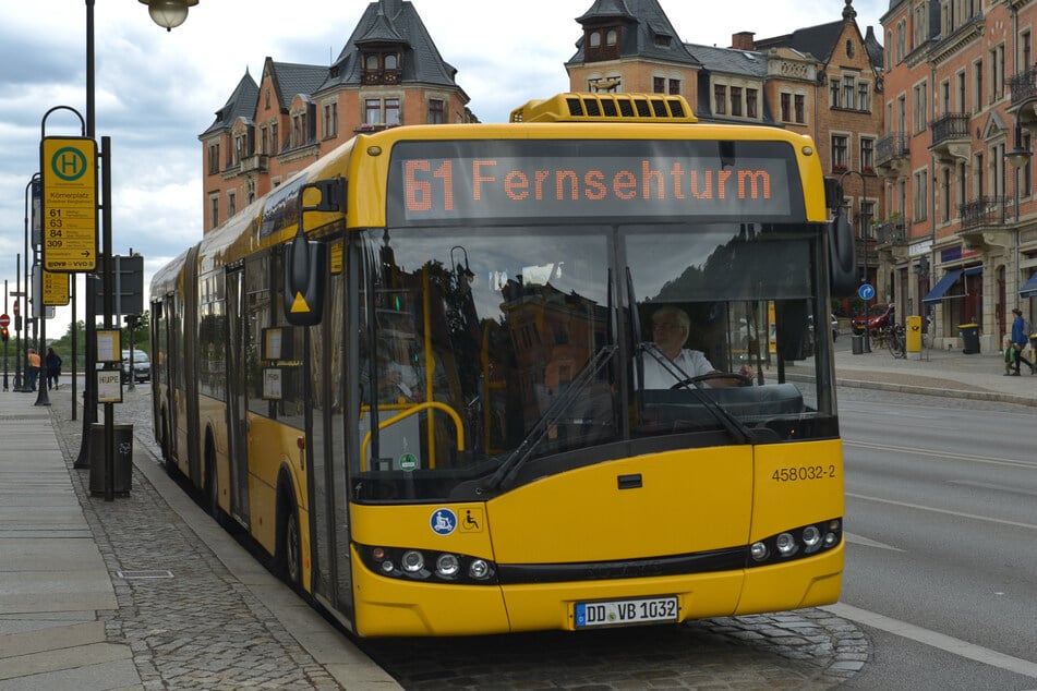 Buslinien wie die 61 (hier am Körnerplatz) könnten zukünftig seltener fahren, sollte der Stadtrat nicht weitere Millionen locker machen.