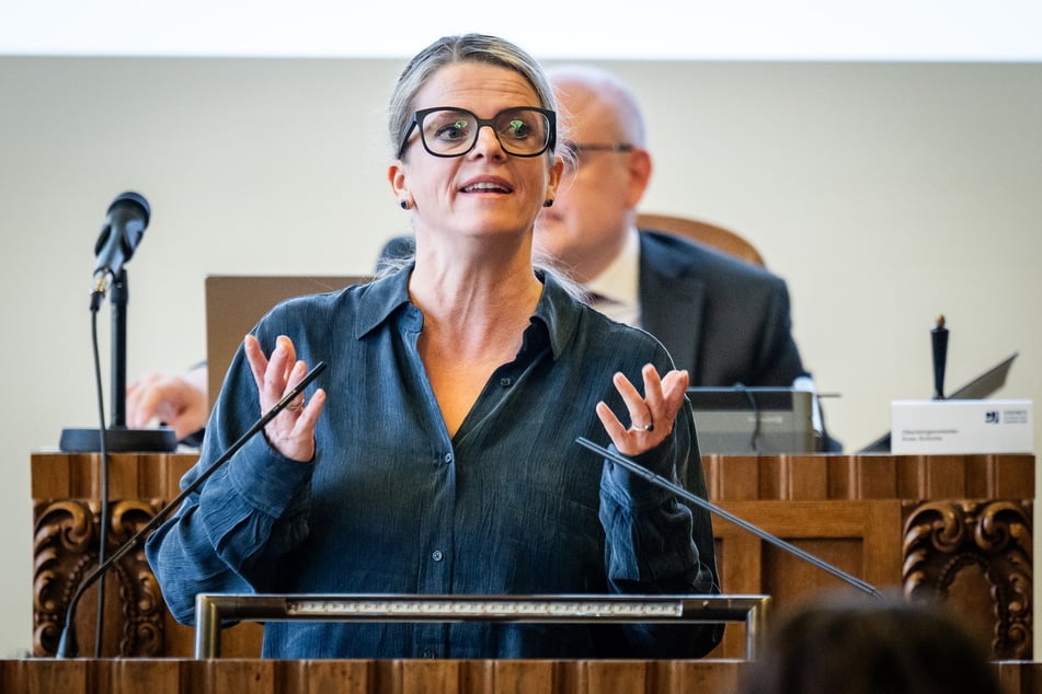 Stadträtin Susanne Schaper (47, Linke) will mit ihrer Fraktion die Haushaltssperre kippen.