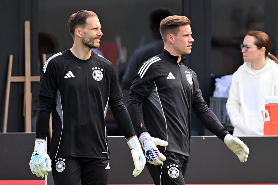 Wer wird bei der WM im deutschen Tor stehen: Ter Stegen (r.) oder Oliver Baumann (35, l.)?