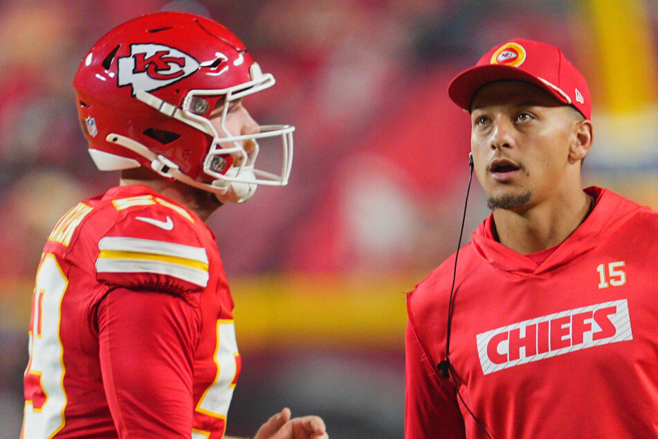 Patrick Mahomes (r.) and the Kansas City Chiefs launch their quest for a historic Super Bowl three-peat on Thursday as the reigning NFL champions open the new season with a heavyweight clash against the Baltimore Ravens.