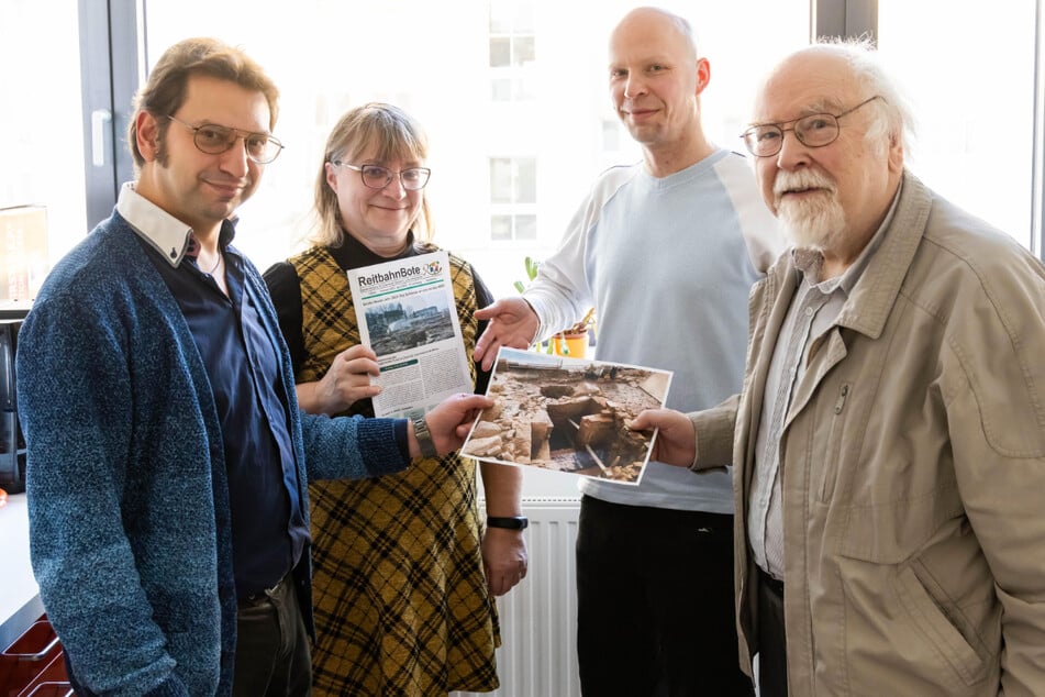 Setzen sich als Bürgerinitiative Reitbahnviertel für die Mikwe ein: (v.l.) Dr. Ilja Kogan (40), Karin Meisel (61), Martin Steudtner (40) und Dr. Thomas Schuler (78).