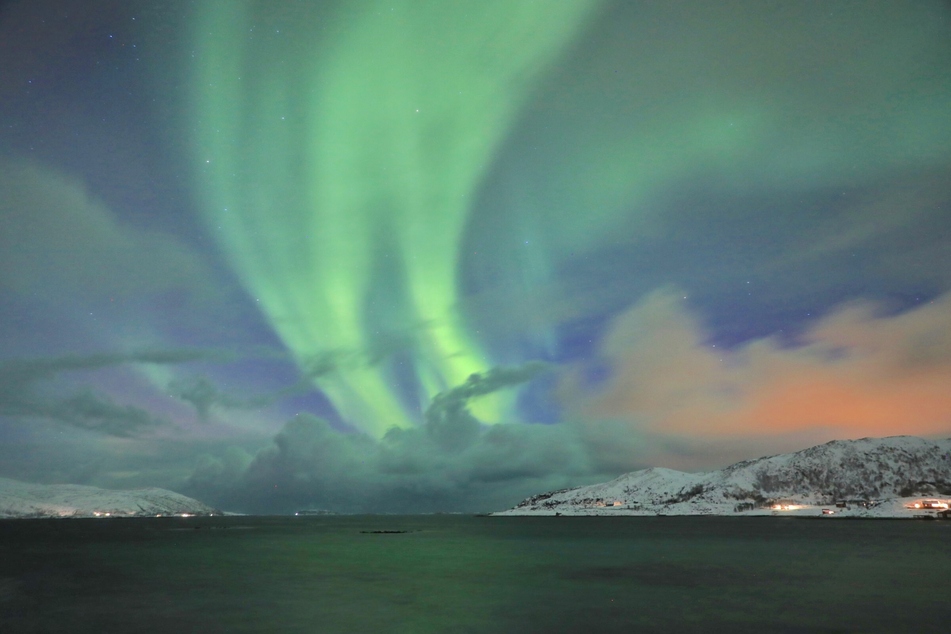 Polarlichter über Tromsö, die Eismeerkathedrale, tolle Landschaften: Das und vieles mehr erlebt Ihr auf der Reise.