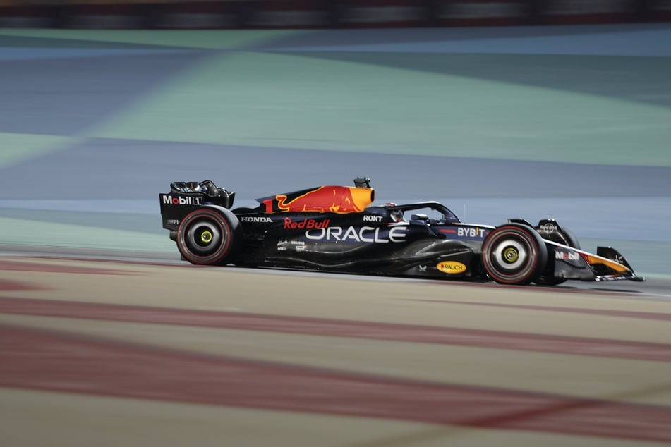 Der Niederländer Max Verstappen (25) fuhr seiner Konkurrenz auch im Wüsten-Rennen von Bahrain davon.