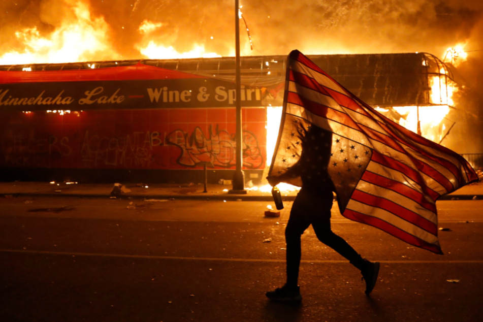 Nach Ausschreitungen in Minneapolis: Trump droht mit Armee-Einsatz im eigenen Land