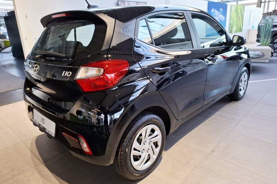 Fahrzeugabbildung zeigt ggf. aufpreispflichtige Zusatzausstattung.