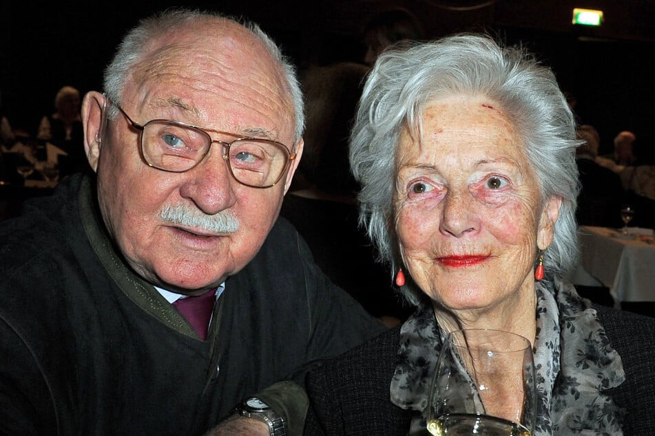 Zusammen mit seiner zweiten Ehefrau Ilse Zielstorff (†79) zog der Schauspieler Rolf Schimpf (99, l.) 2010 in die Nobel-Seniorenresidenz.