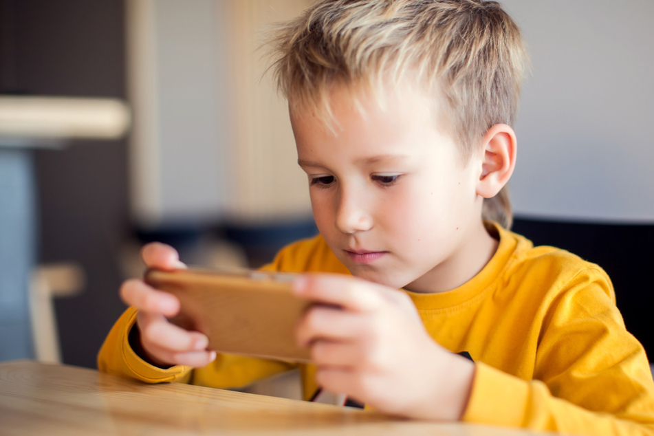 A new study researched whether kids should be given smartphones or tablets to calm them down.