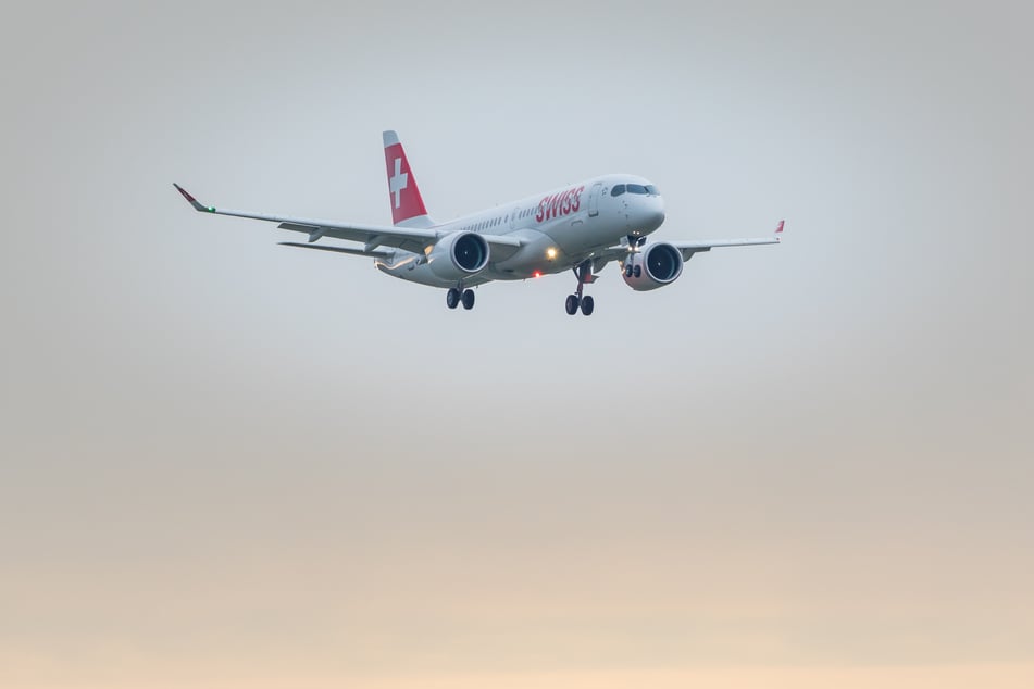Anders als geplant landete Swiss mit seinem A220 am Sonntagabend nicht in Sachsens Landeshauptstadt. Auch der Rückflug entfiel. (Archivbild)