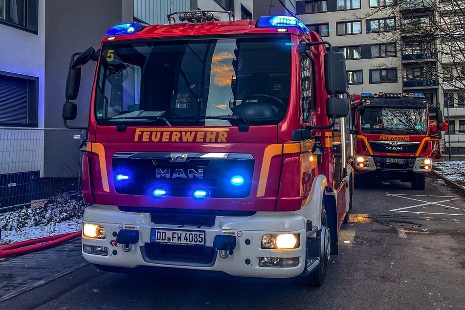 Dresden: Balkon im zehnten Stock brennt! Dresdner Feuerwehr im Einsatz