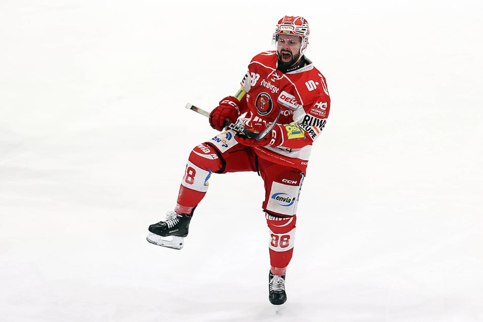 Dylan Wruck konnte nach seinem Siegtreffer in der Overtime jubeln.