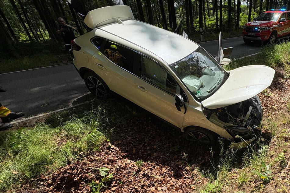 Die Wucht des Aufpralls sorgte am Auto für einen immensen Schaden.