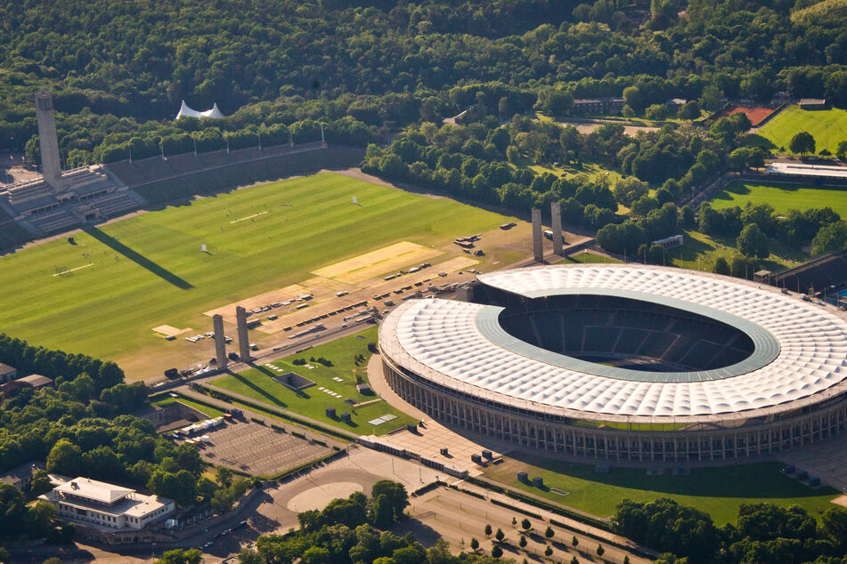 Die Nutzung rund um das Olympiastadion in Berlin ist Thema im Senat. (Archivbild)