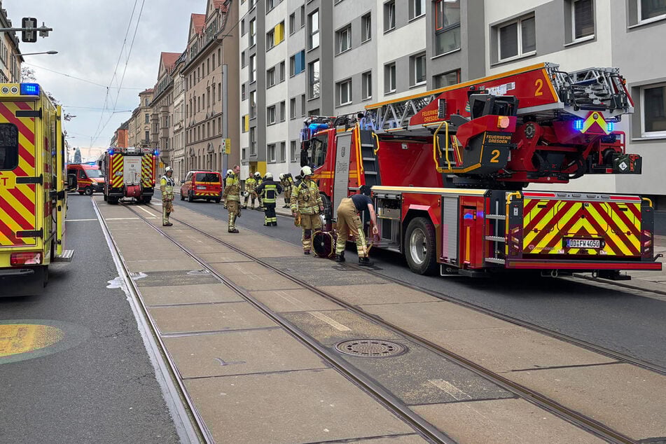 Dresden: Küchenbrand in der Friedrichstadt: Erwachsene und Kind landen im Krankenhaus