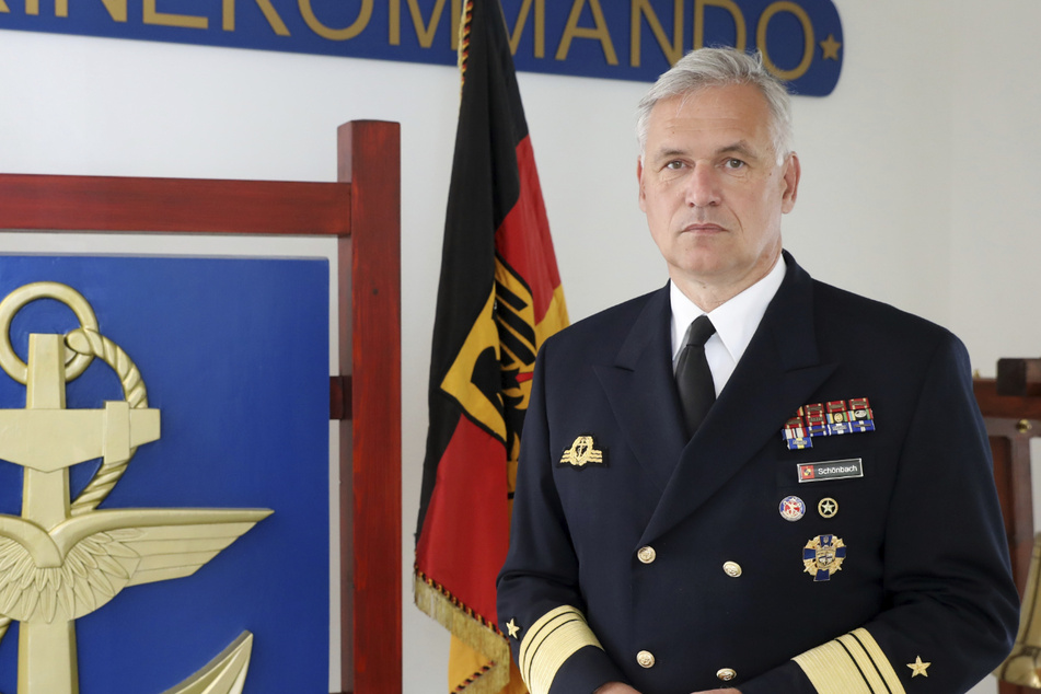 Nach umstrittenen Äußerungen: Marine-Inspekteur Schönbach räumt Posten