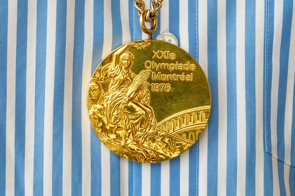 Stolz trug Olympia-Held Riedel seine Goldmedaille um den Hals.