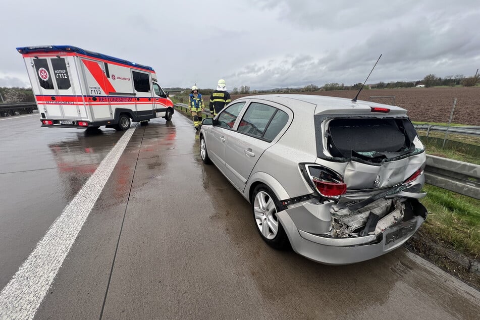 Unfall A38: Zwei Schwerverletzte bei Unfall auf A38: Mercedes Sprinter kracht in Opel