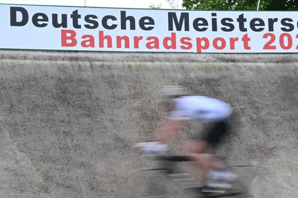 Fahrer krachen in Zuschauer, mehrere Verletzte: Bahnrad-DM abgebrochen!