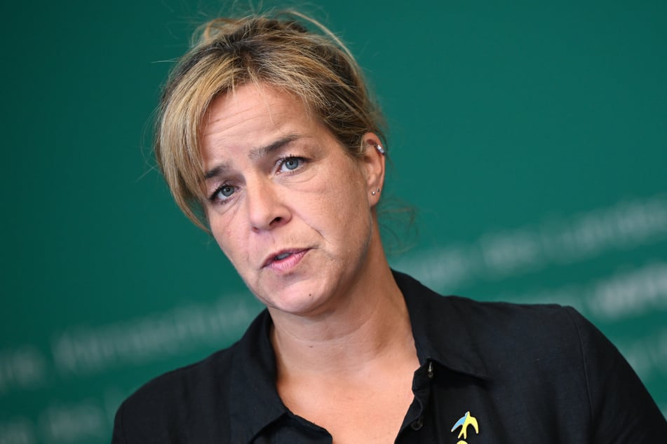 NRW-Klimaministerin Mona Neubaur (48, Grüne) meint, dass das Land "gut vorbereitet" in den Winter gehe.