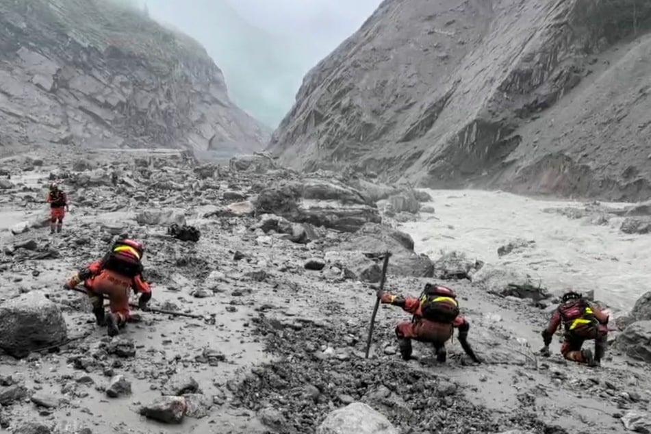 Identifizierung von Opfern in Nepal immer schwieriger - Gesundheitsrisiko steigt deutlich an