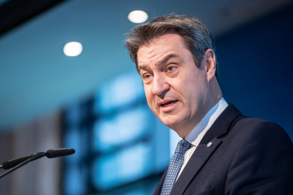 Markus Söder (CSU), Parteivorsitzender und Ministerpräsident von Bayern, spricht auf einer Pressekonferenz in der CSU-Parteizentrale.