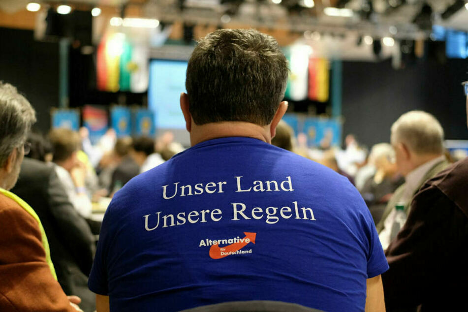 Die Studie zeigt, dass sich unter den Wählern der AFD deutlich mehr rechtsextrem eingestellte Menschen befinden als in anderen Parteien.
