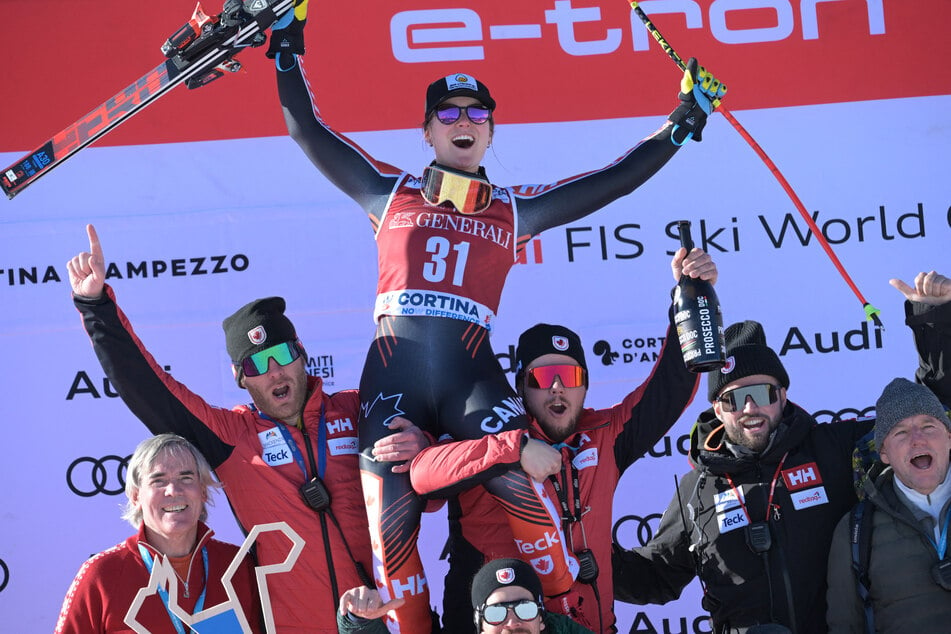 Am vergangenen Freitag bejubelte Grenier mit ihrem Team noch den dritten Platz in der Abfahrt in Cortina d'Ampezzo.