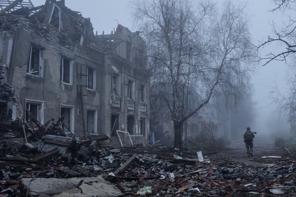 Ukraine-Krieg: EU überweist weitere Milliardenhilfen an Kiew