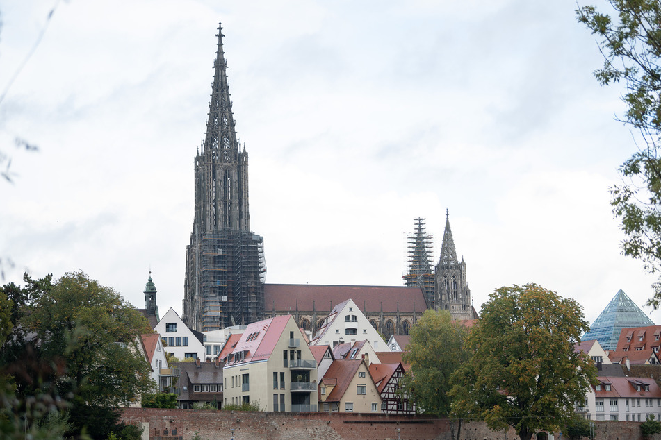 Das Ulmer Münster ist das unangefochtene Highlight der Stadt ganz im Osten von Baden-Württemberg. (Archivbild)