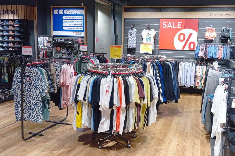 Auf der Suche nach guter Sportausrüstung? Dann schaut bis 13. September bei INTERSPORT Hübner in Dresden vorbei.