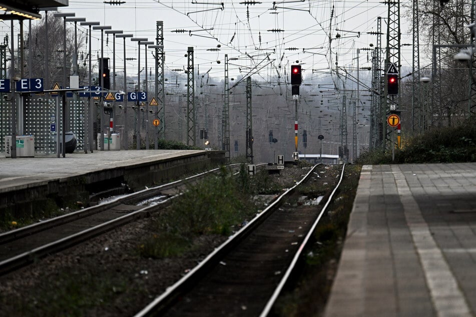 Die Hauptstrecke von Essen nach Bochum wird vom 5. September (21 Uhr) bis zum 31. Oktober (21 Uhr) gesperrt.
