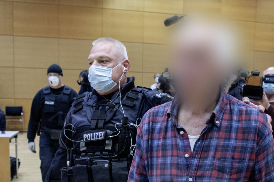 Wegen sechs Verstößen gegen das Gewaltschutzgesetz war der Vater des Hanau-Attentäters zu einer Geldstrafe in Höhe von 4200 Euro verurteilt worden.