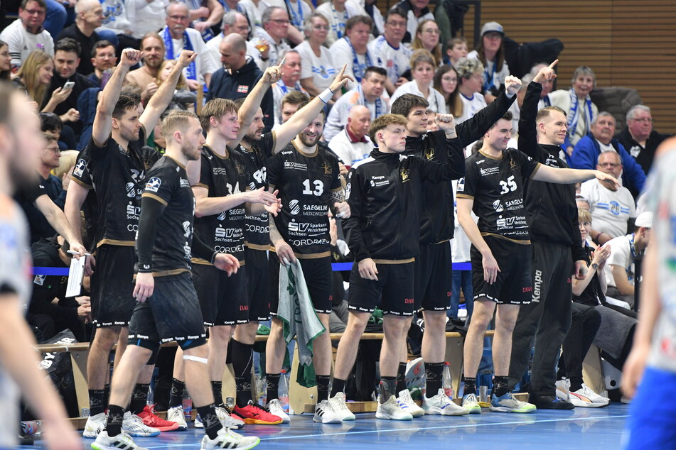 Hoch die Wände – zum nächsten Heimsieg gegen die HSG Nordhorn-Lingen.