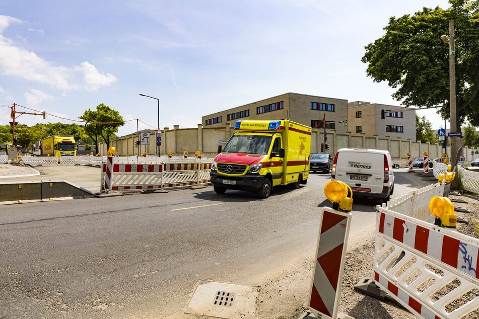 Wegen Verzögerungen in diesem Kreuzungsbereich am Hammerweg kann die Sanierung der Stauffenbergallee erst im kommenden Jahr beendet werden.