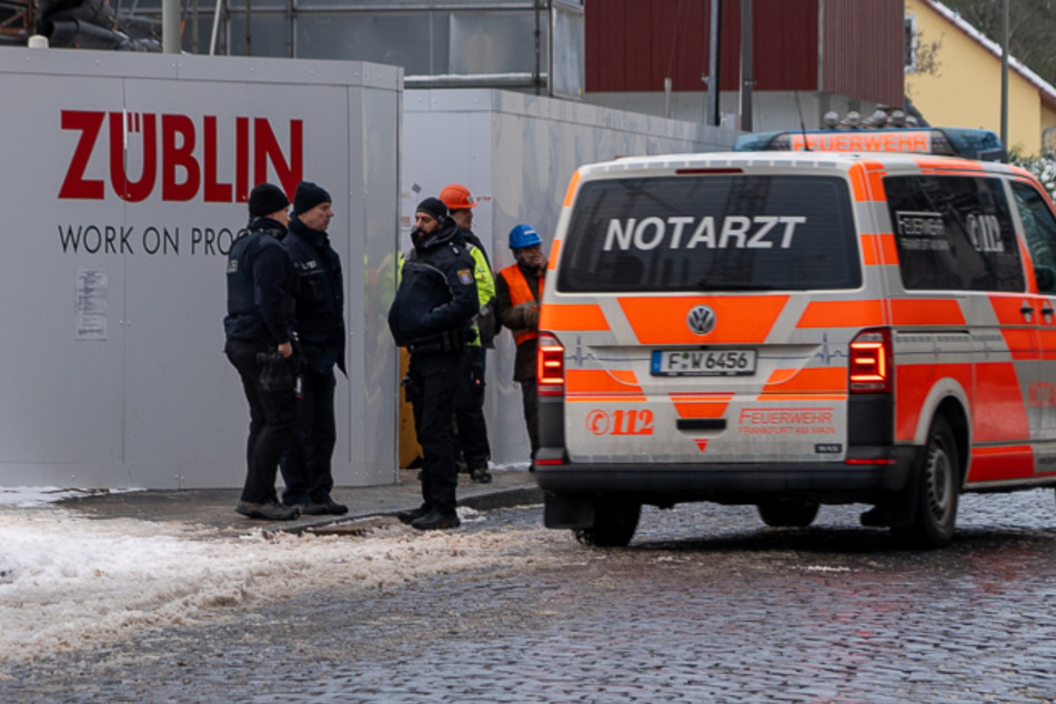 Schreckliches Baustellen-Drama: Arbeiter von Rohr erschlagen - Polizei rätselt