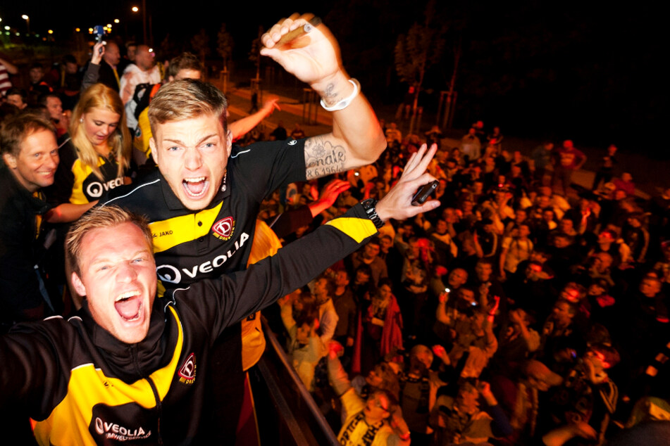 Alexander Esswein (r.) feierte 2011 mit Dynamo Dresden den Aufstieg in die 2. Bundesliga und hatte mit 25 Torbeteiligungen in 31 Spielen großen Anteil daran.