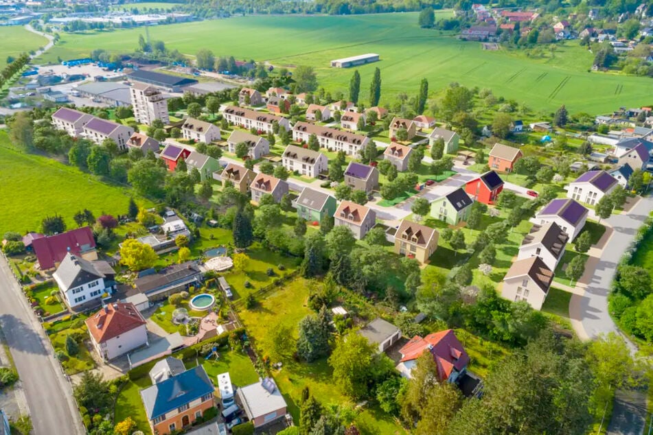 Hier wird bald ein tolles Wohngebiet direkt im romantischen Elbtal gebaut