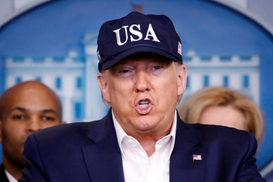 Washington: Donald Trump, Präsident der USA, spricht während einer Pressekonferenz über das Coronavirus.