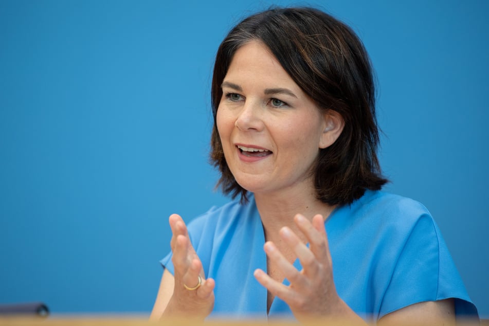 Grünen-Kanzlerkandidatin Annalena Baerbock (40) möchte erst jedem ein Impfangebot machen, bevor weiter diskutiert wird.