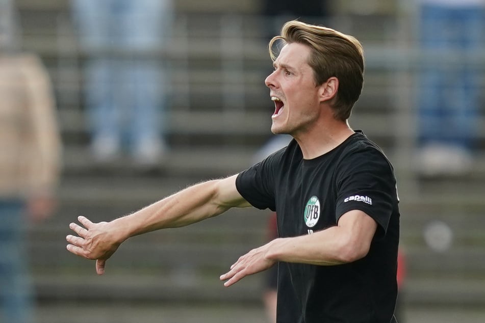 Lukas Pfeiffer (32) stieg mit dem VfB Lübeck zusammen auf, besitzt jedoch nicht die nötige Lizenz für die 3. Liga.