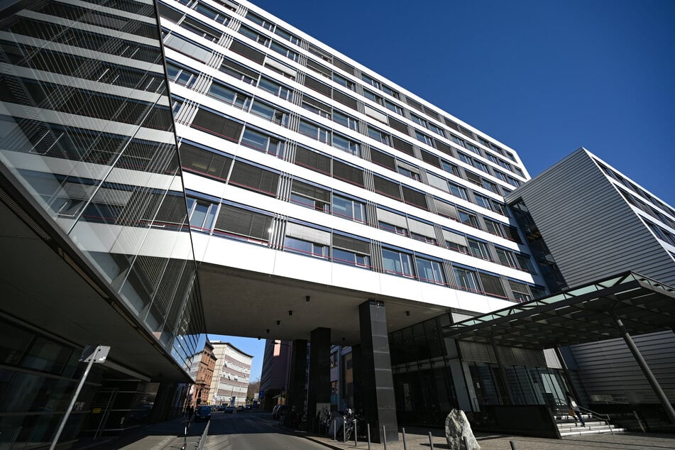 Die Generalstaatsanwaltschaft in Frankfurt am Main führt die Ermittlungen in Zusammenarbeit mit der Gemeinsamen Finanzermittlungsgruppe AVALON und mehreren Polizeistellen. (Archivbild)