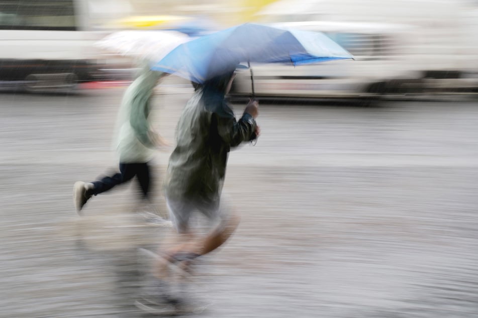 Heftige Regenfälle suchten die Landeshauptstadt am Mittwoch heim. (Symbolbild)