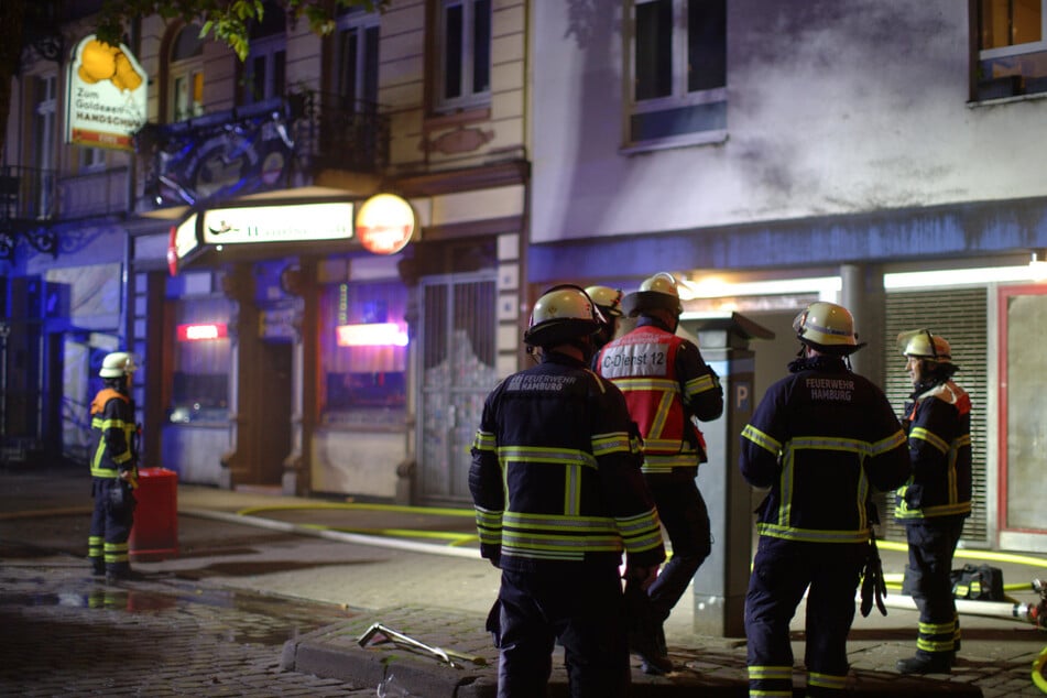Auf dem Hamburger Berg nahe der Reeperbahn hat ein Feuer für einen Großeinsatz gesorgt.