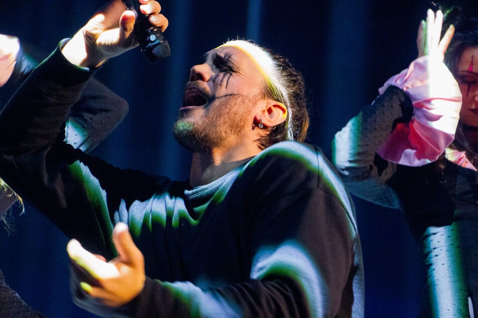 Die pure Leidenschaft: Wenn Béla auf der Bühne steht, rockt das Publikum automatisch mit.