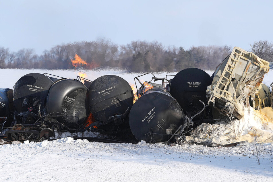 Train carrying ethanol derails and causes Minnesota town to evacuate