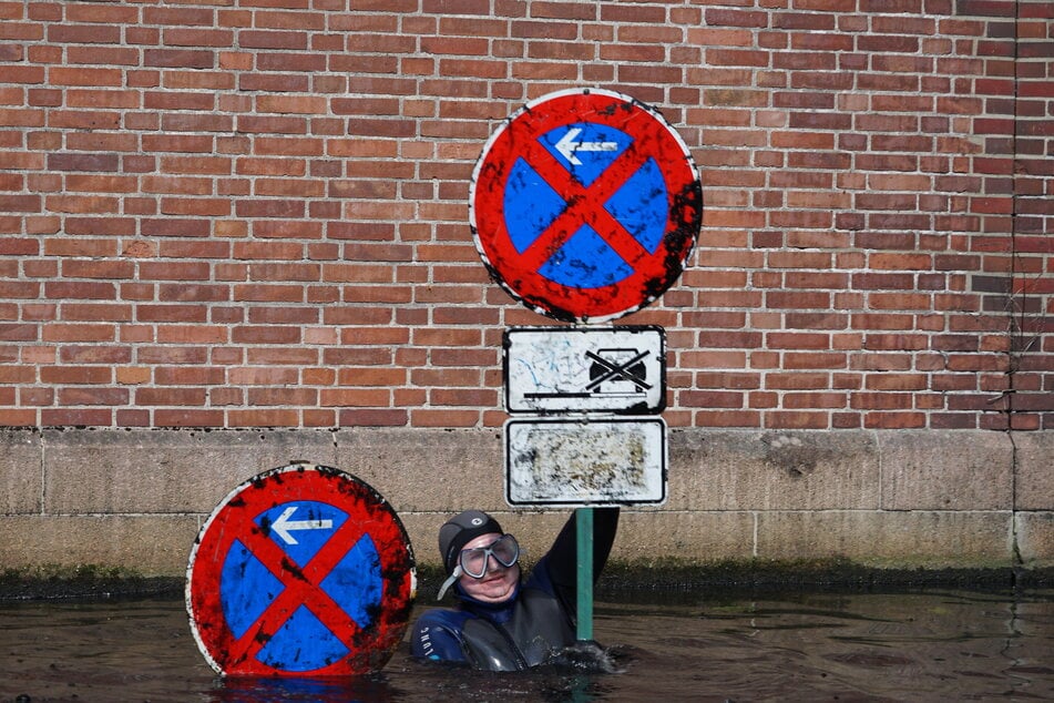 Das Halteverbot scheint hier auch im Wasser zu gelten.