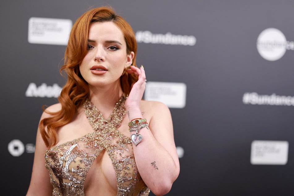 Nachdem Bella Thorne von einem Hacker erpresst worden war, sei laut ihrer Aussage das FBI auf sie zugekommen.