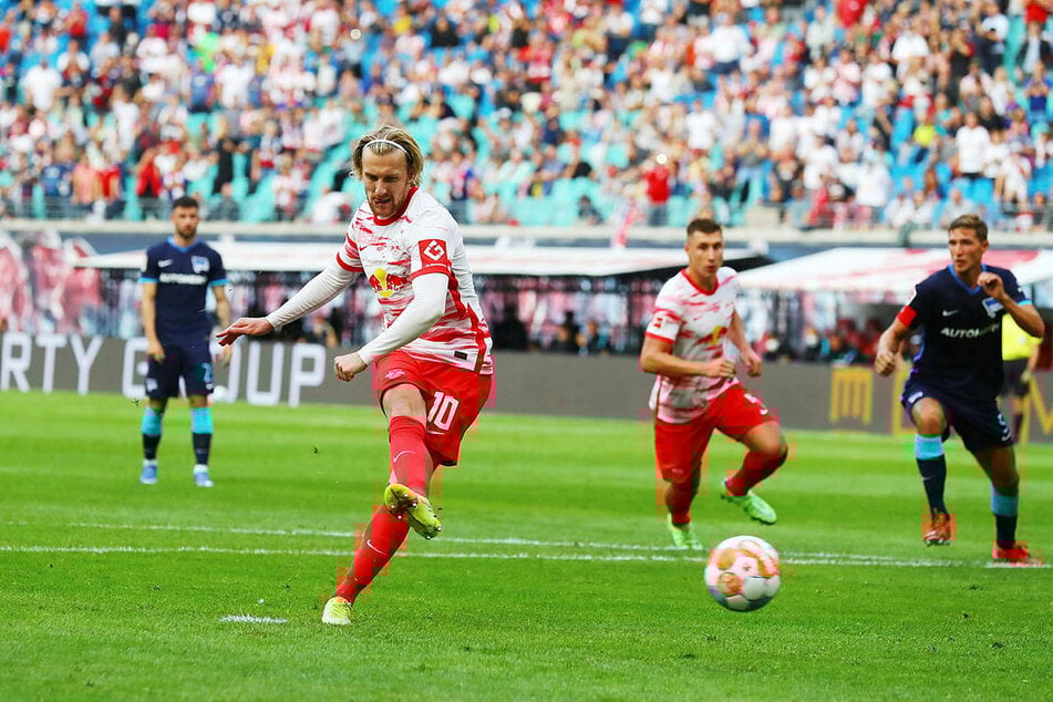 Vom Punkt schob Emil Forsberg zum 4:0 ein.