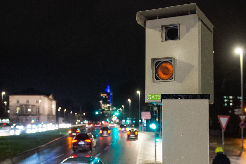 An vier Stellen im Magdeburger Stadtgebiet stehen diese Woche wieder Blitzer. (Symbolfoto)